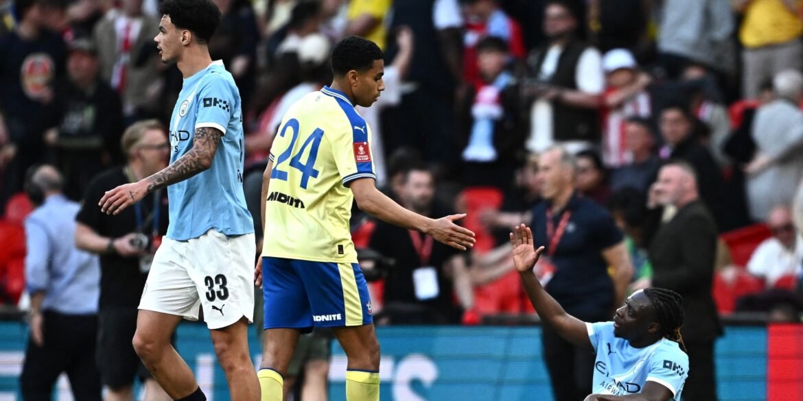Leeds em Alerta: Crystal Palace Pode Surpreender com Interesse em Shea Charles
