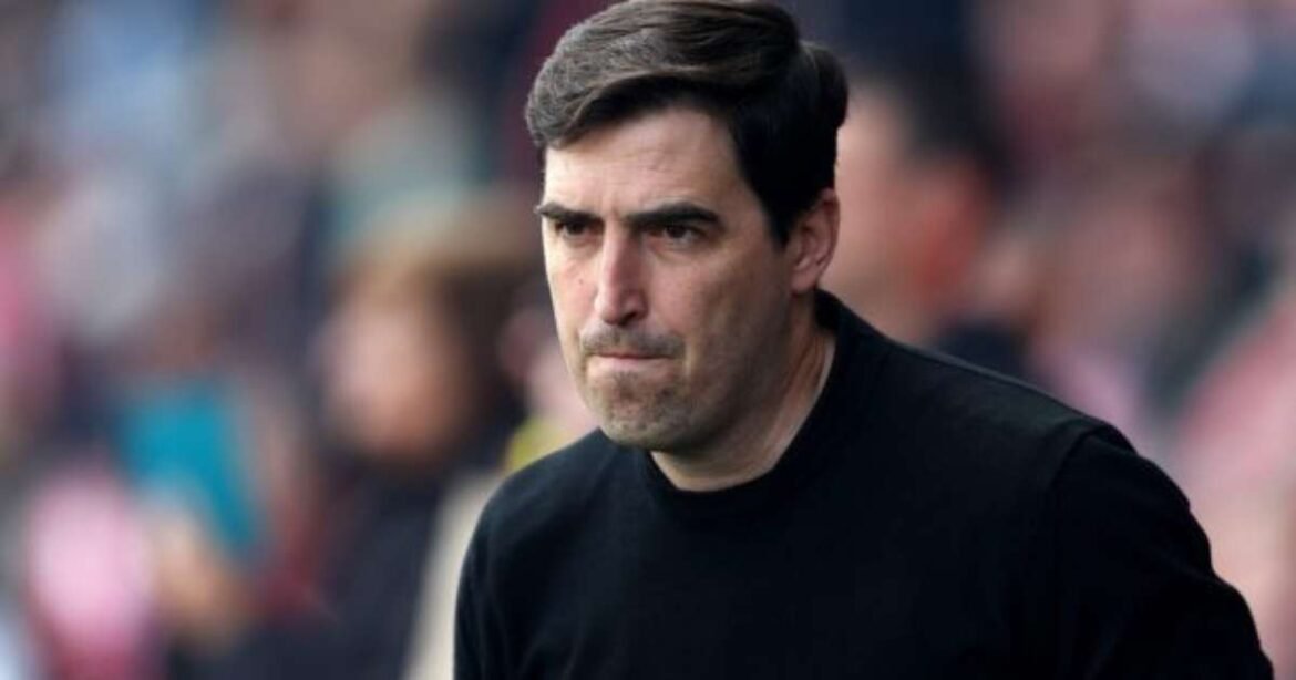 Liverpool fecha contrato com novo técnico