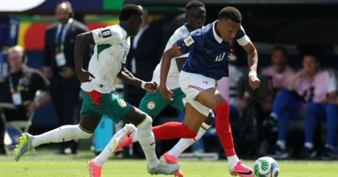 Mbappé busca igualar marcas históricas de Ronaldo e Leônidas em partida contra a Suécia