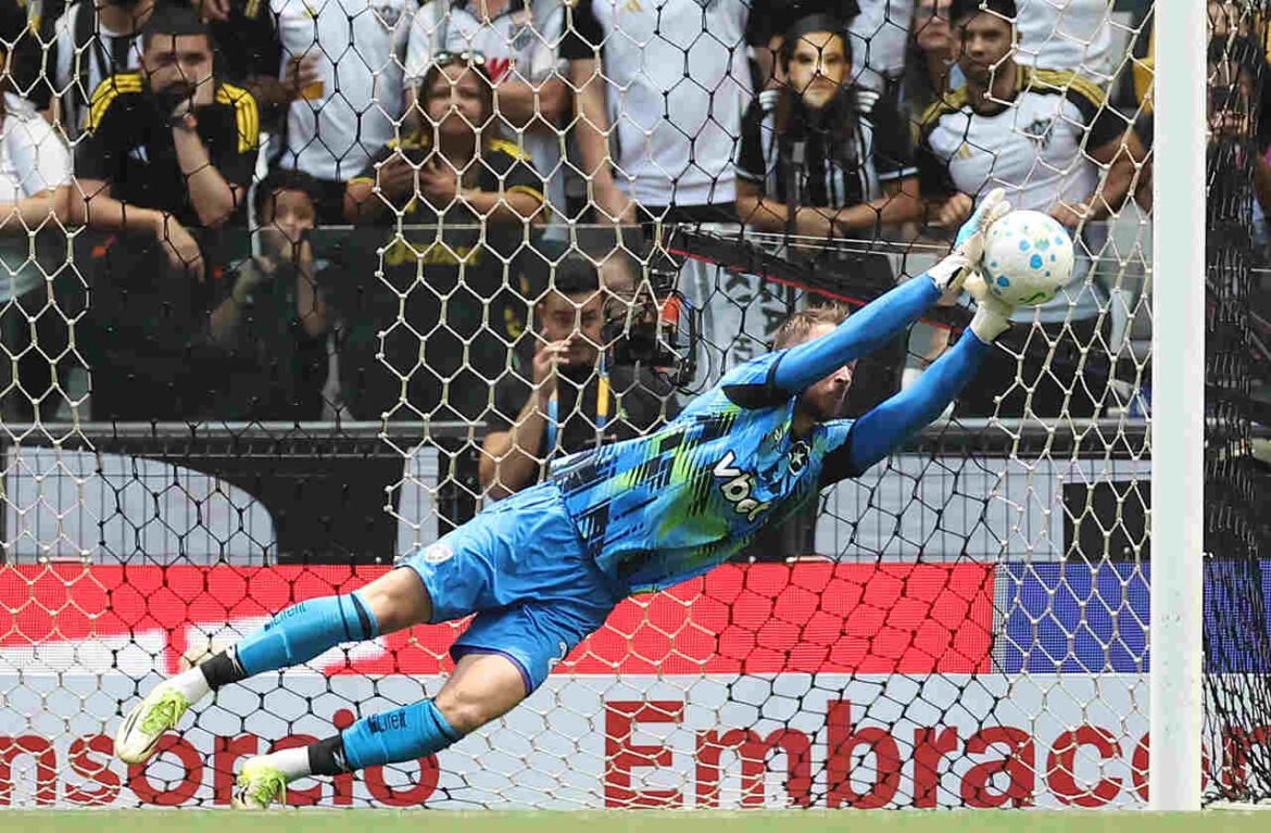 Neto aguarda definição sobre seu futuro no Botafogo após sondagens