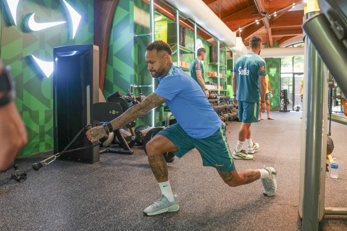 Neymar pode retornar aos gramados em breve, gerando expectativa na Seleção