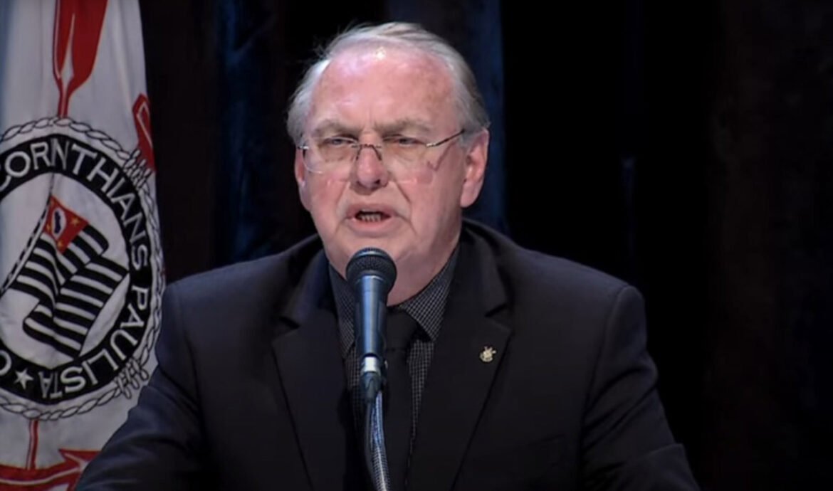 Presidente do Corinthians enfrenta novo pedido de impeachment