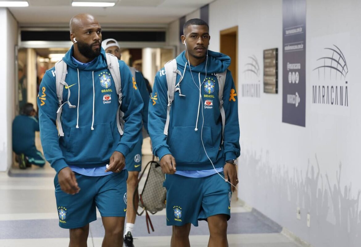 Rayan faz sua estreia como goleador na Seleção e projeta disputa por posição de titular