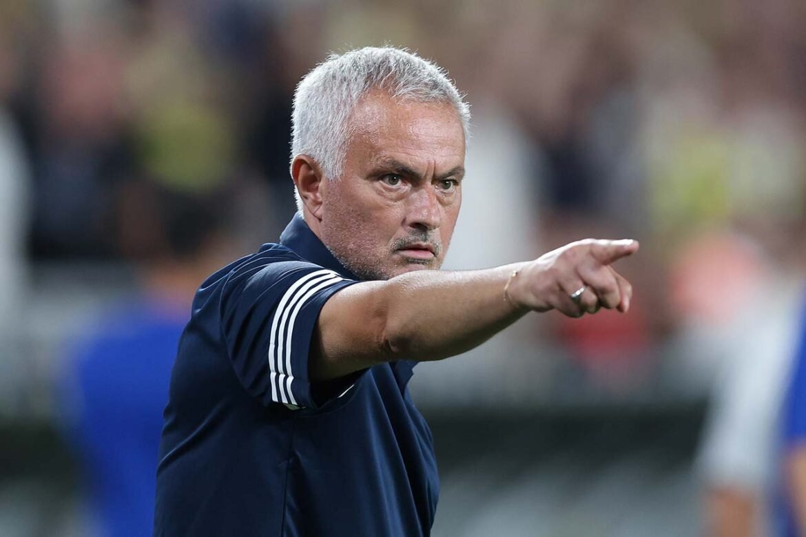 Real Madrid considera a contratação de Bernardo Silva a pedido de Mourinho, segundo reportagem.