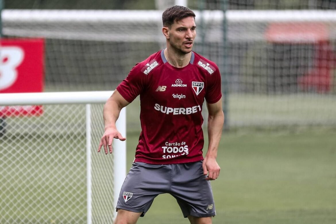 São Paulo dá início a reformulação e dispensa Cédric Soares e mais quatro jogadores