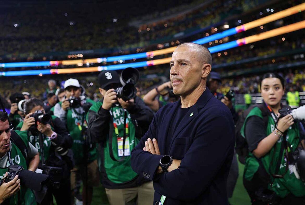 Técnico com o quinto maior salário da Copa não conquista pontos