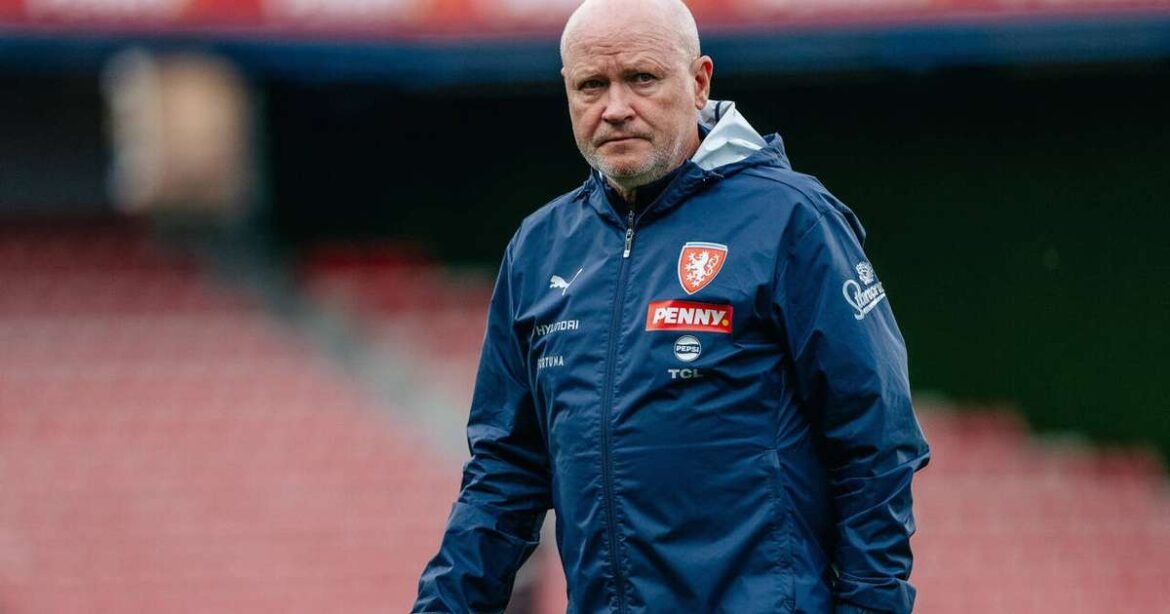 Técnico da Seleção Tcheca renuncia cargo após queda na Copa do Mundo