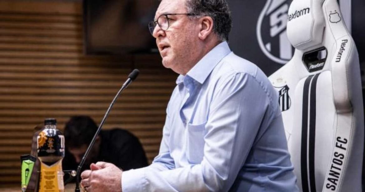 Teixeira revela detalhes sobre risco de punição ao Santos: "É sempre uma preocupação"