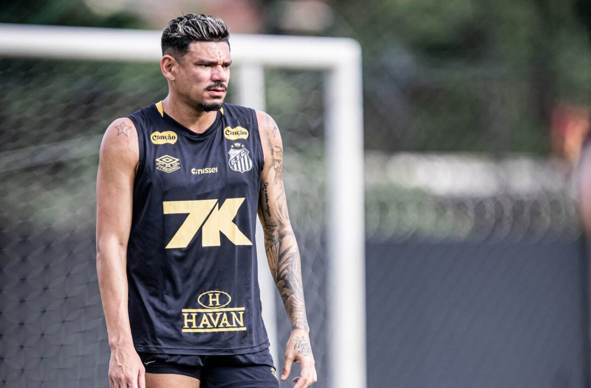 Tiquinho Soares em negociações para deixar o Santos e se torna alvo do Fortaleza