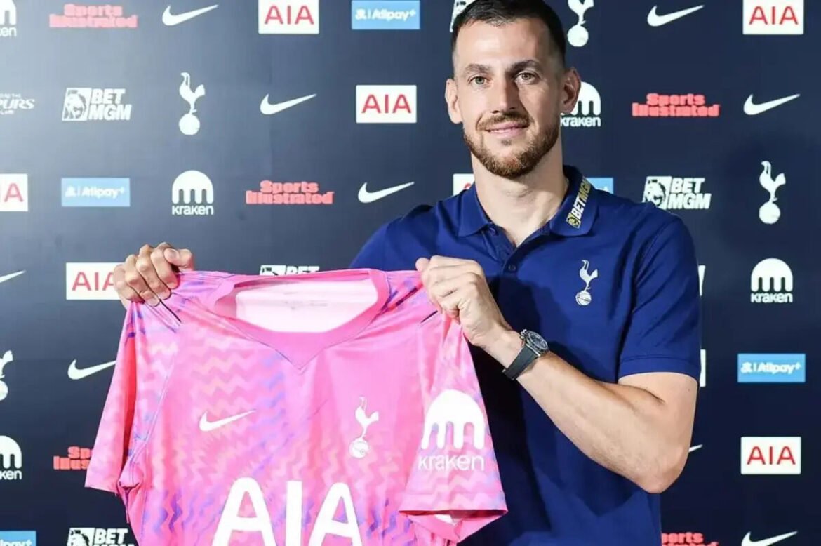 Tottenham apresenta novo goleiro como contratação para a próxima temporada