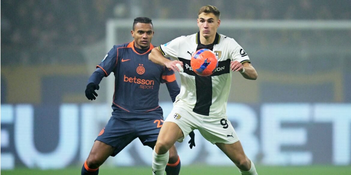 Transferência de atacante considerada inevitável enquanto Parma aguarda disputa entre Everton e Newcastle