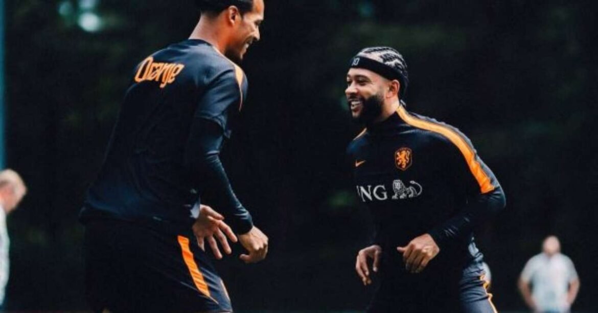 Treinador da Seleção Holandesa não revela titularidade de Depay