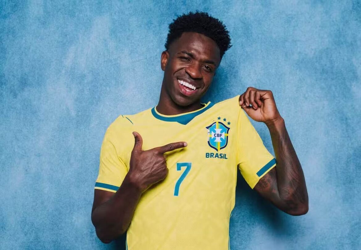 Vini Jr, Neymar e Outros Jogadores se Divertem com Cartas Durante a Concentração da Seleção