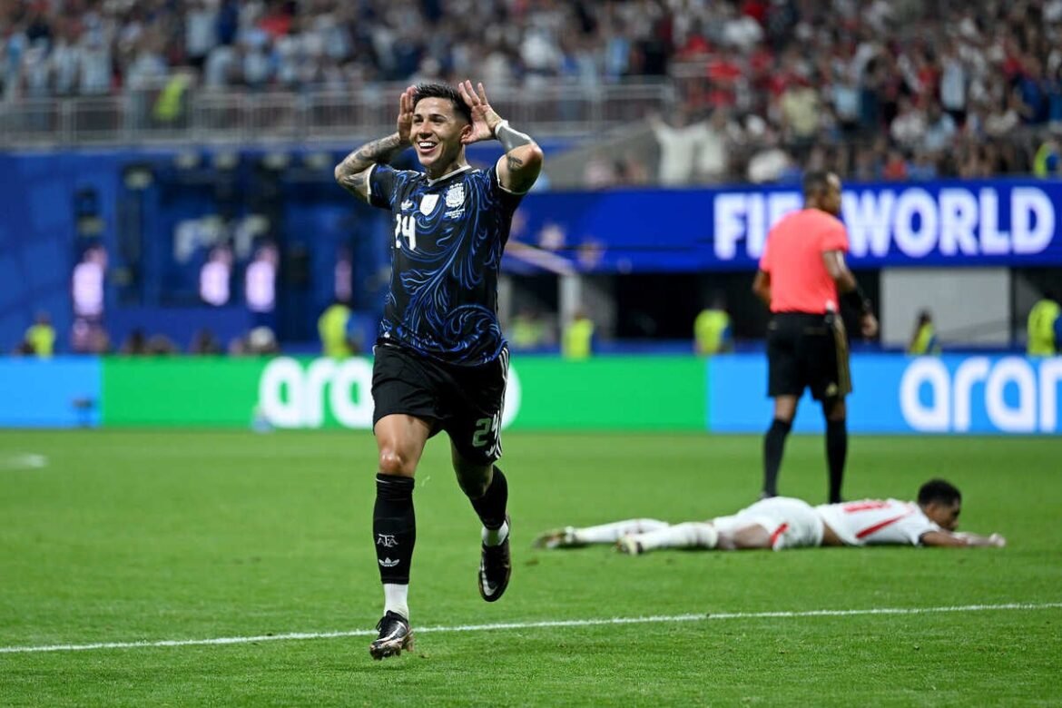 Argentina conquista vitória emocionante sobre a Inglaterra e avança para a final da Copa do Mundo