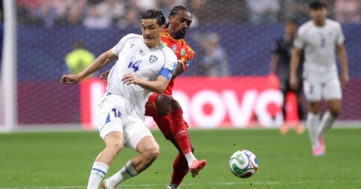 Atacante uzbeque se destaca e conquista prêmio de melhor gol da fase de grupos da Copa