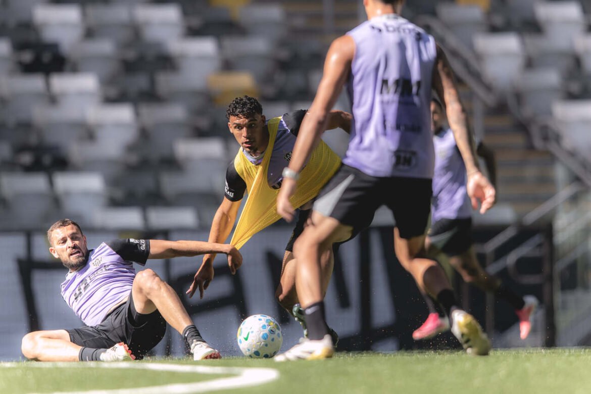 Atlético se aproxima do retorno do Brasileirão com intensificação dos treinos