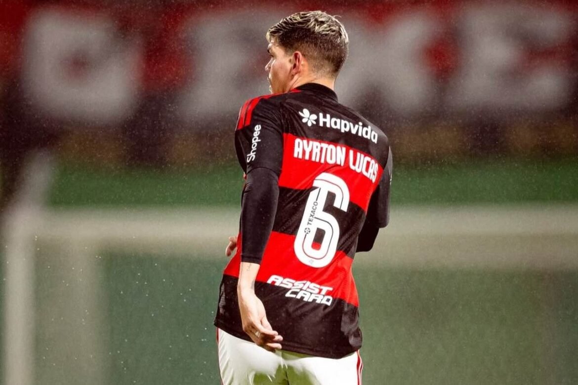 Ayrton Lucas enfrenta desafios no Flamengo