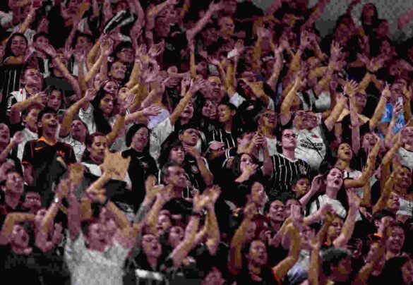 Corinthians Enfrenta Rival em Noite Marcante e Despedida de Treinador