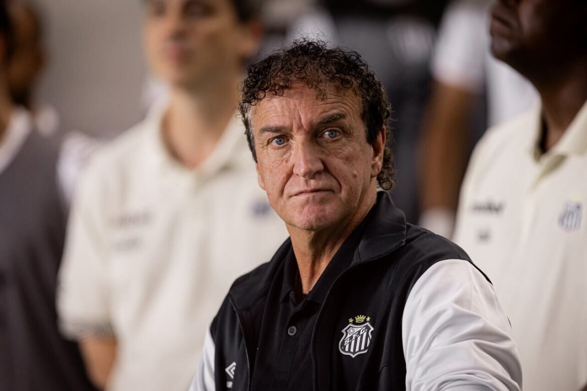 Cuca critica empate do Santos contra a Chapecoense: "Desempenho insatisfatório"