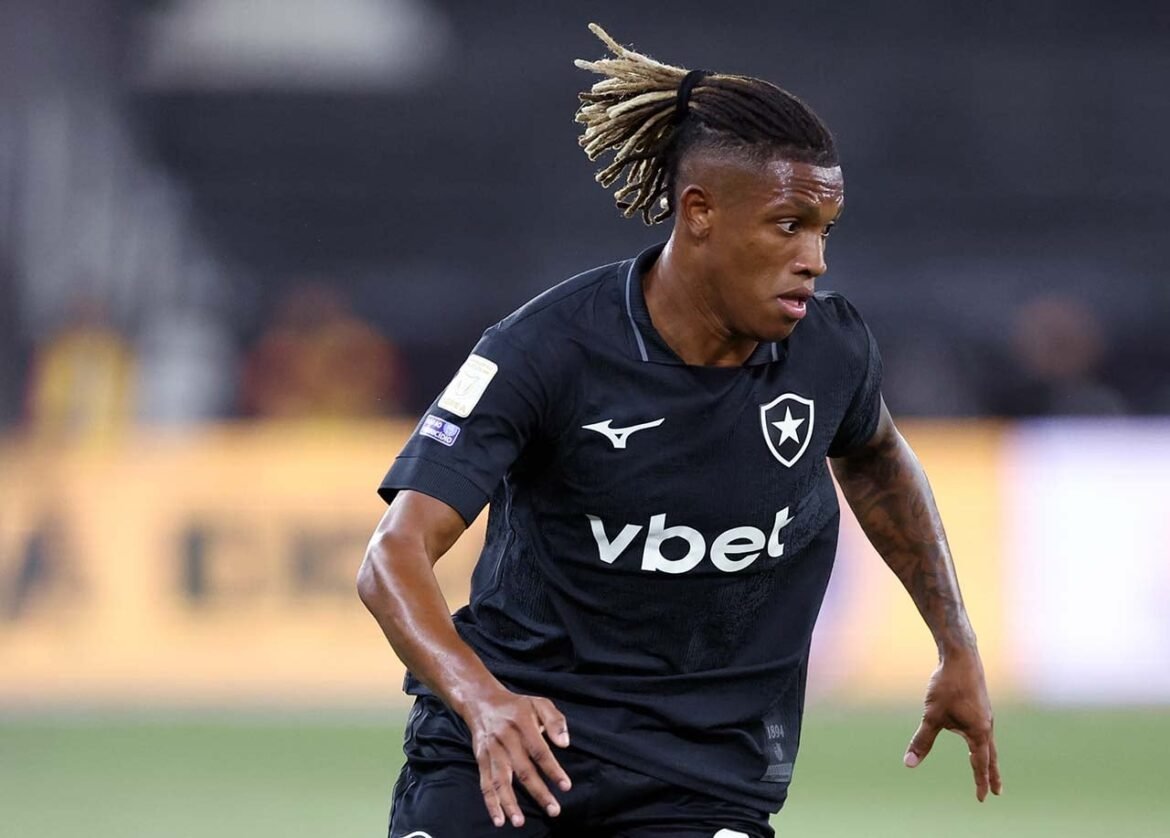 Danilo solicita ao Botafogo que não o transfira para clube russo