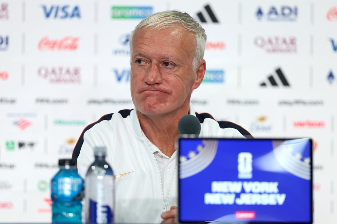 Deschamps descarta favoritismo da França e comenta sobre o impacto do calor