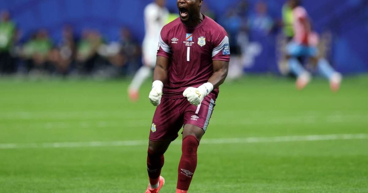 Descubra o goleiro da RD Congo que esteve perto de eliminar a Inglaterra na Copa do Mundo