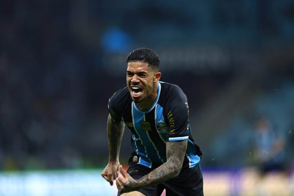 Diego Caito comemora gol na estreia e pede mais eficiência ao Grêmio