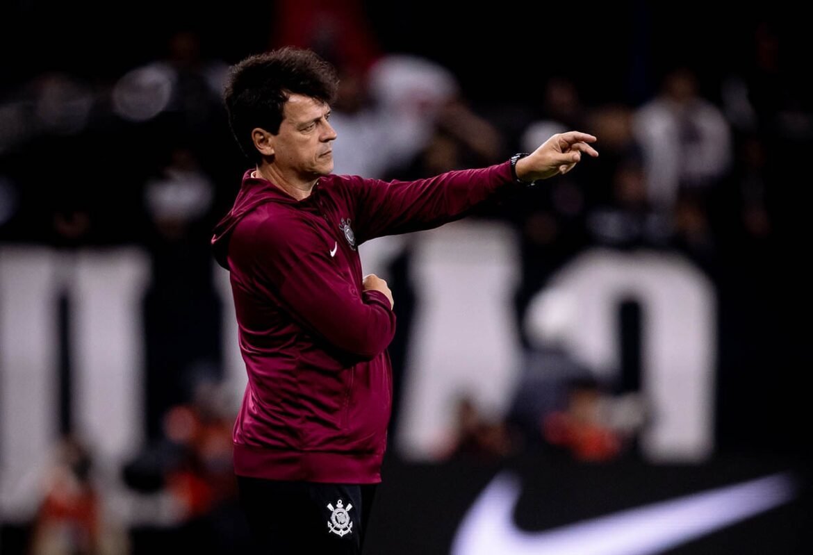 Diniz Explica as Alterações no Corinthians e Critica o Gramado da Neo Química