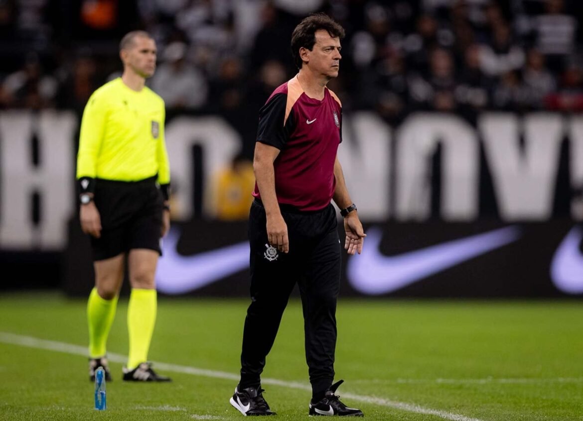 Diniz desmente "soluções mágicas" no Corinthians e reconhece a situação financeira do clube