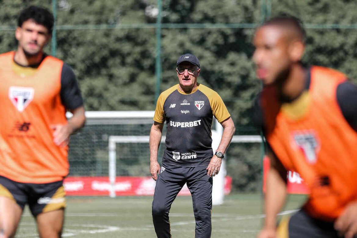 Dorival lidera treinamento tático e prepara o São Paulo para amistoso