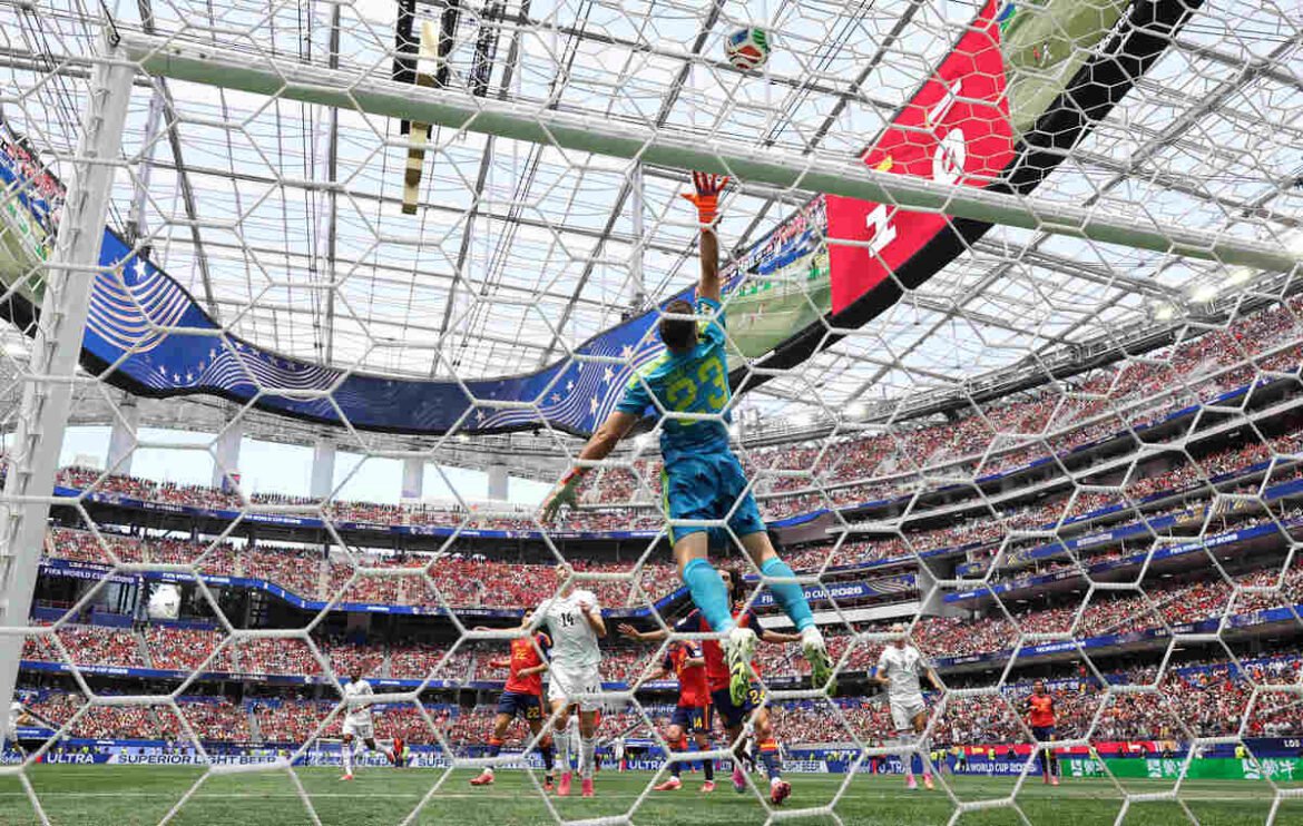 Espanha avança para a final com a defesa mais sólida de todos os tempos