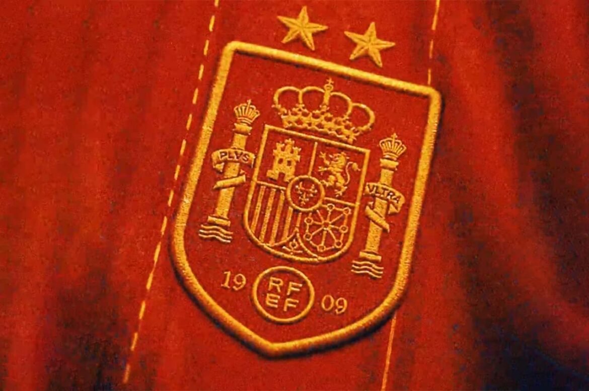 Espanha renova escudo com novas estrelas após conquista do bicampeonato mundial