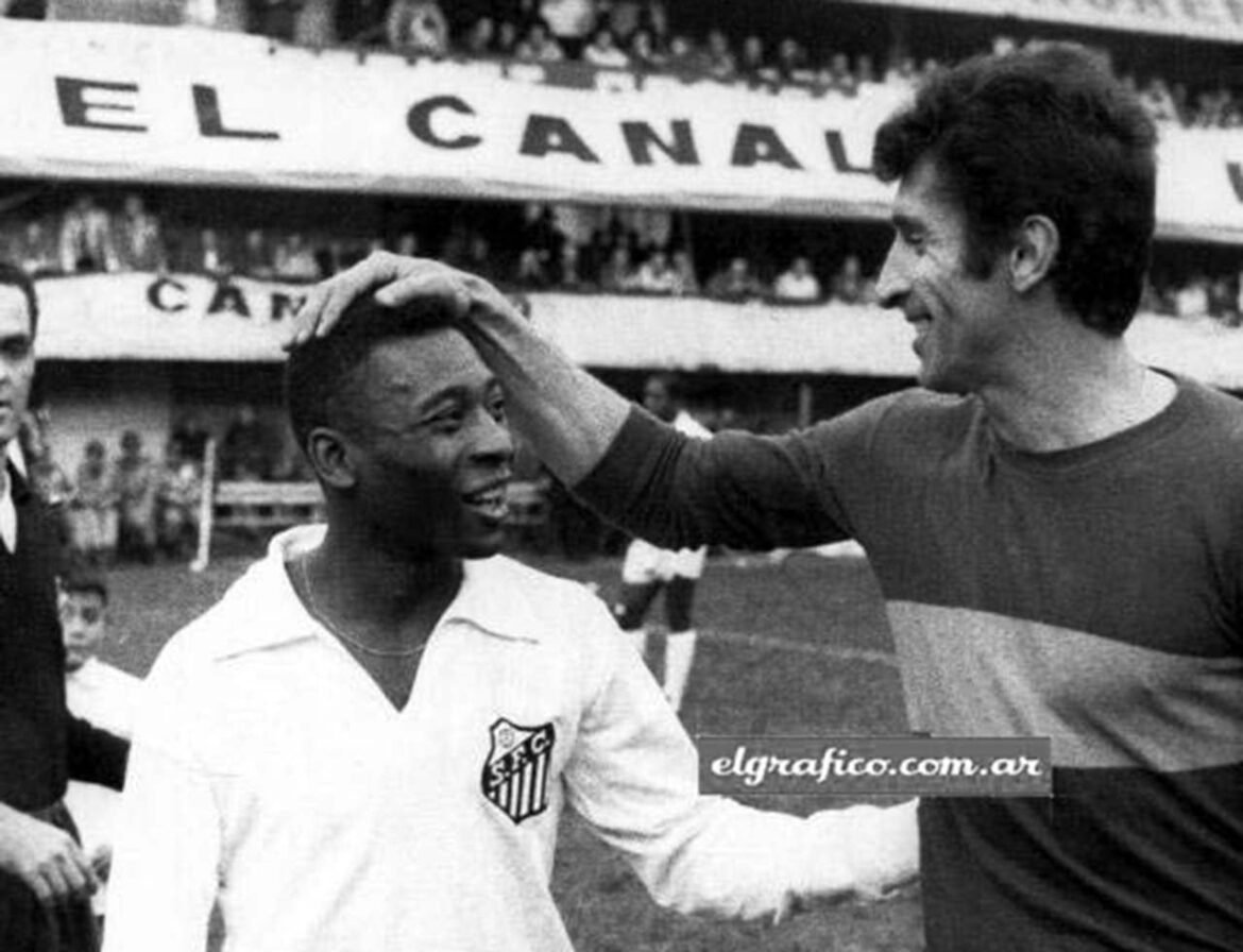 Falece Antonio Rattín, ícone do Boca Juniors e ex-capitão da seleção argentina, aos 89 anos