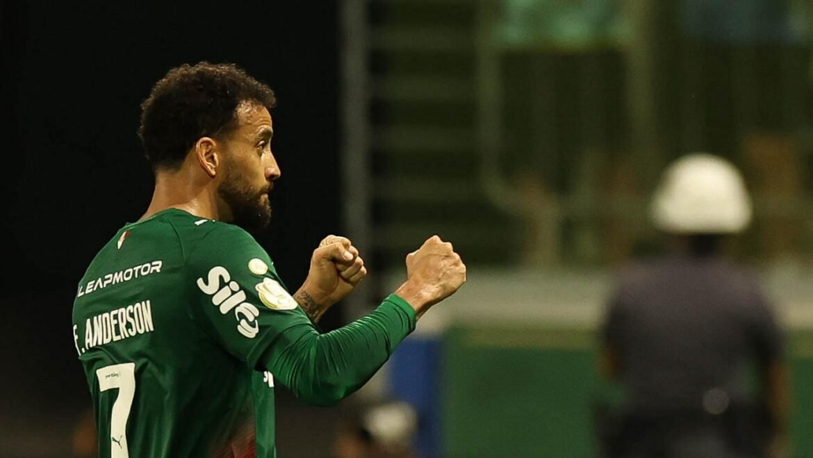 Felipe Anderson ressalta progresso do Palmeiras mesmo após a derrota para o Atlético-MG