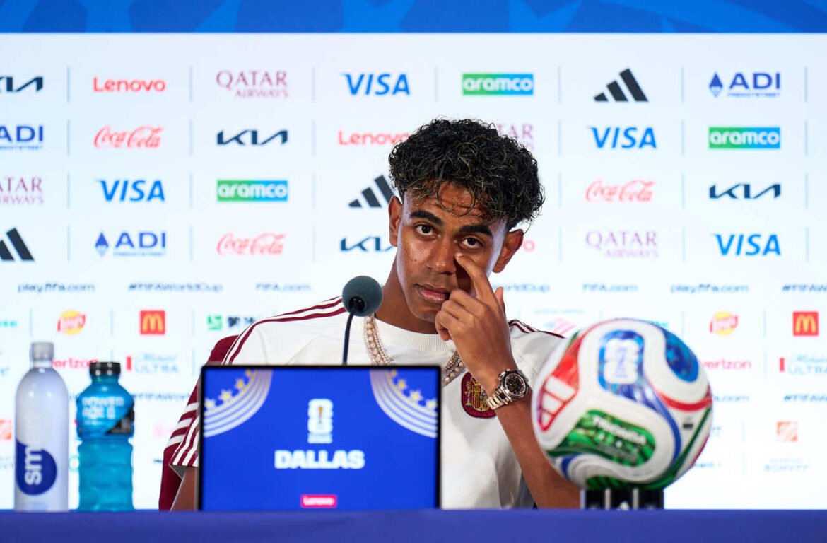Fifa realiza coletiva de imprensa da final para torcedores com ingresso pago.