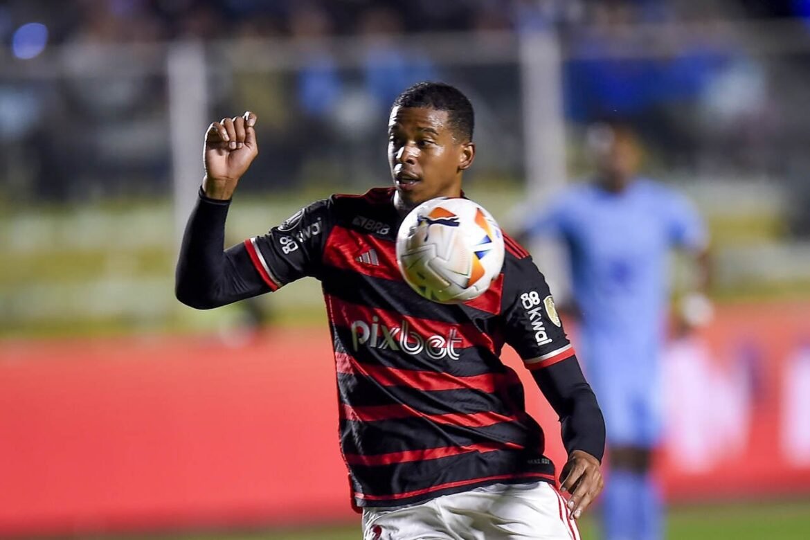 Flamengo cede Carlinhos ao Athletic para continuidade na Série B