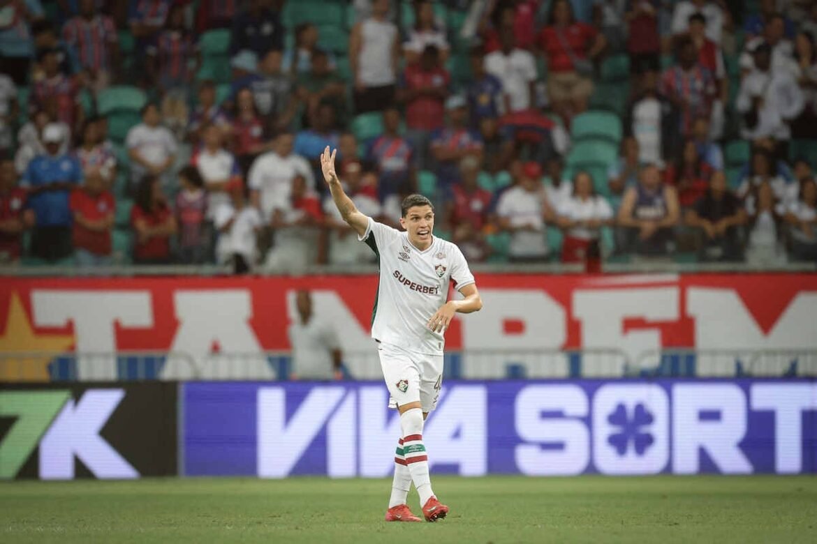 Fluminense anuncia transferência do defensor Davi Schuindt