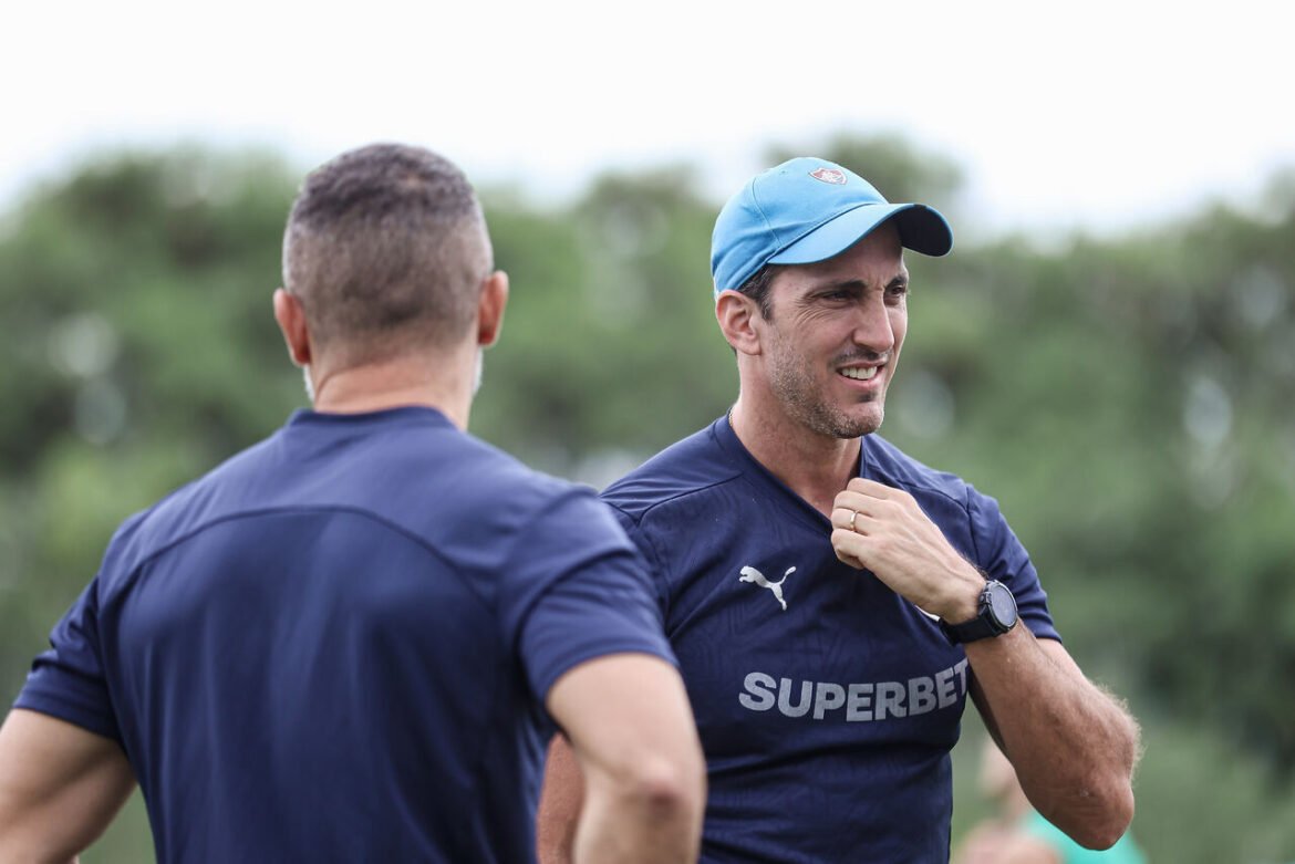 Fluminense enfrenta desafio no elenco após a saída de Bernal