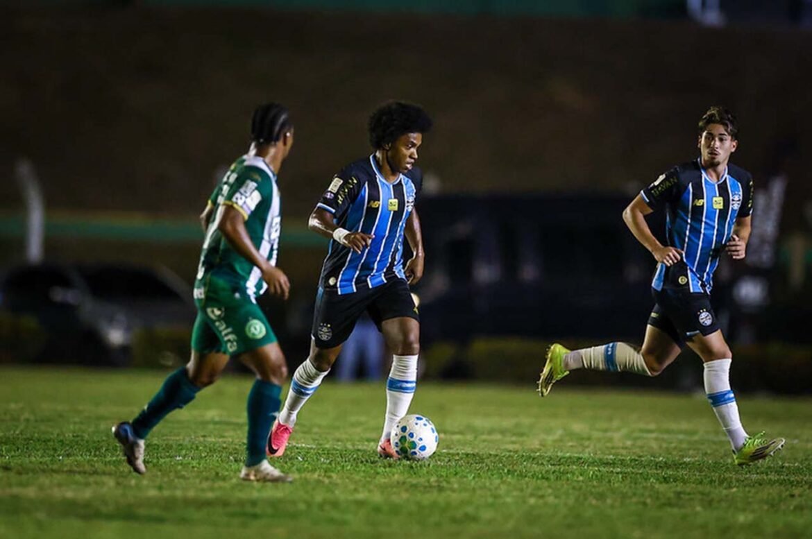 Grêmio é derrotado pela Chapecoense em partida amistosa realizada em Sinop (MT)