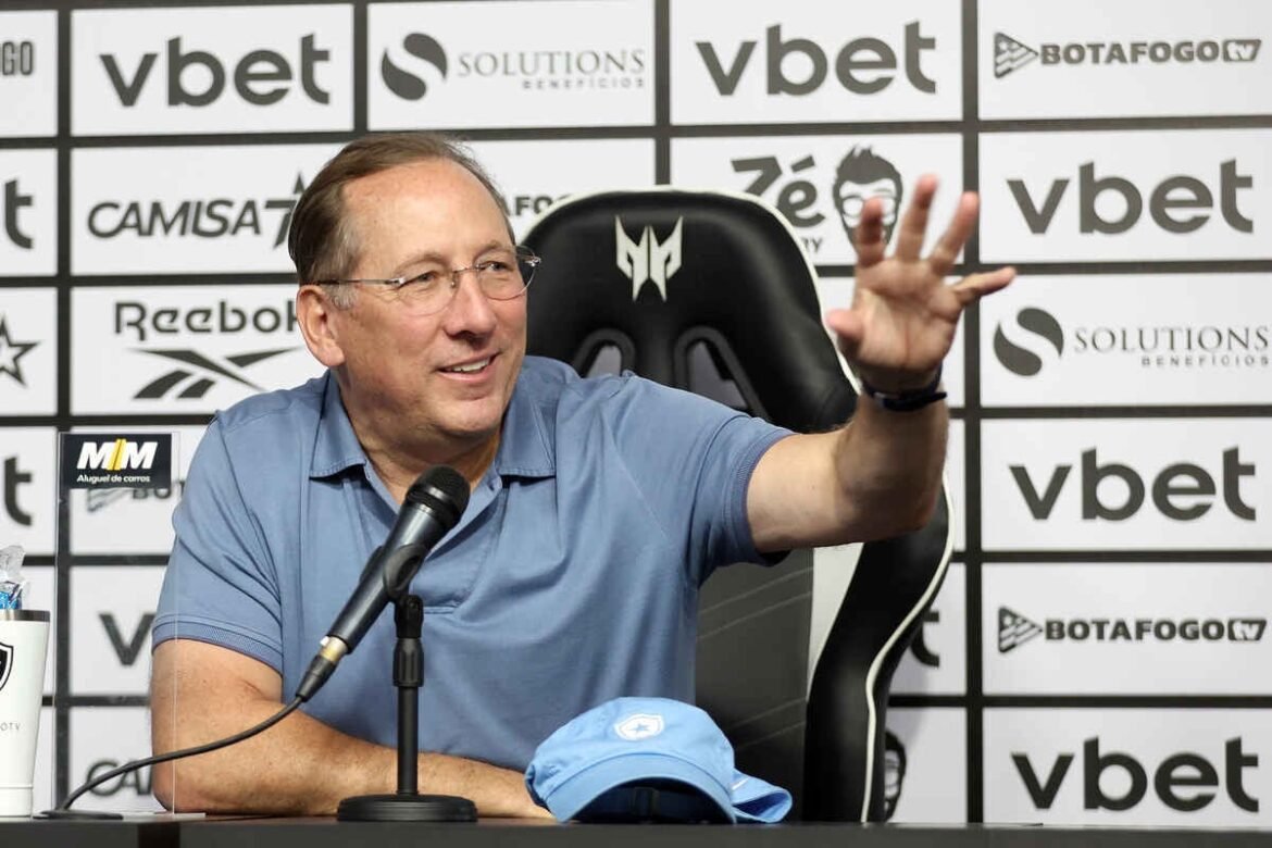 John Textor responde às acusações do Botafogo e afirma que investimentos estão dentro da legalidade