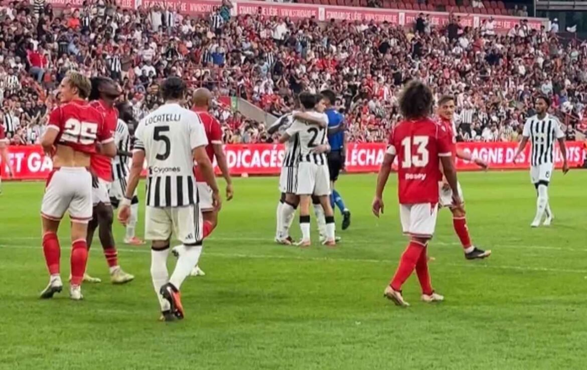 Juventus vence Standart Liege em amistoso sem grandes emoções
