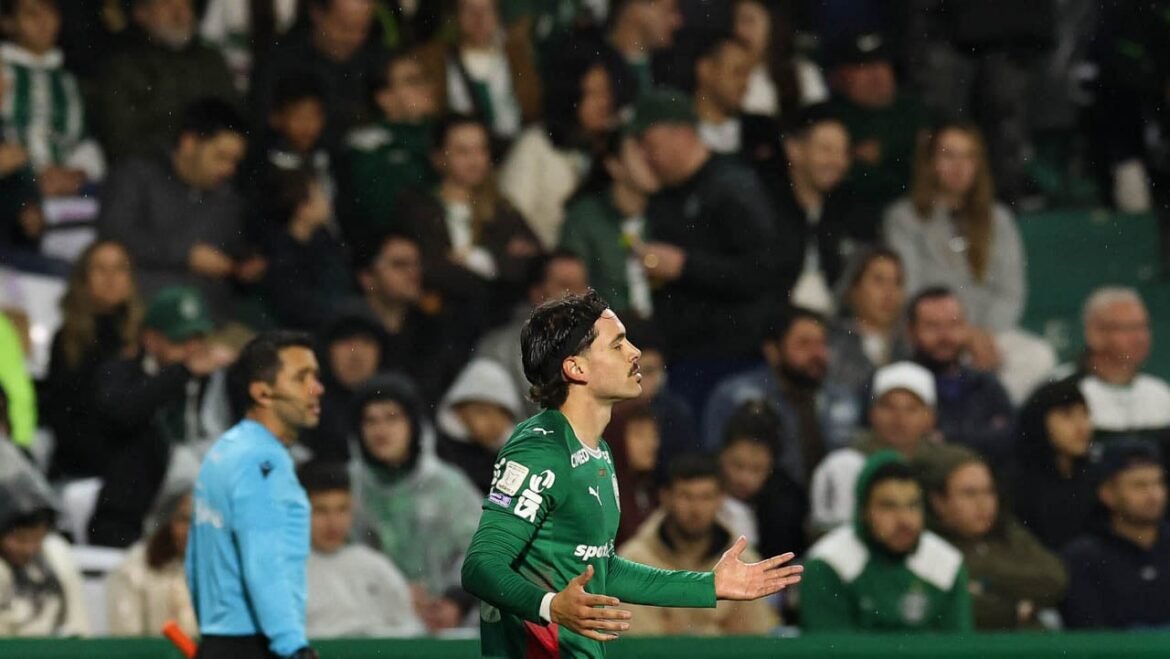 Maurício se destaca e ganha chance de ser titular no Palmeiras
