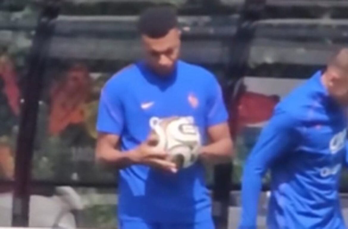 Mbappé avalia a nova bola da Copa do Mundo antes das semifinais; confira!