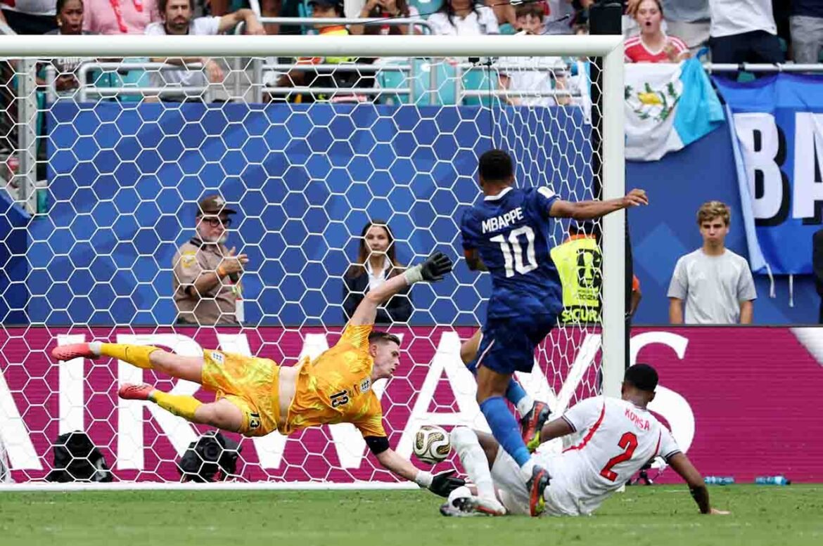 Mbappé reconhece desempenho insatisfatório da França no primeiro tempo