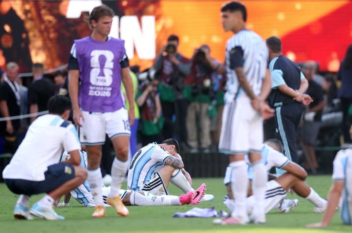 Messi se despede da Copa com emoção, vice-campeonato e novos recordes