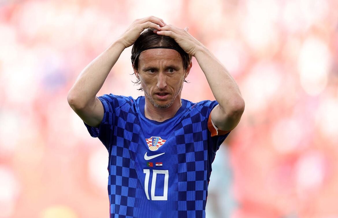 Modric diz adeus à Copa do Mundo após eliminação da Croácia
