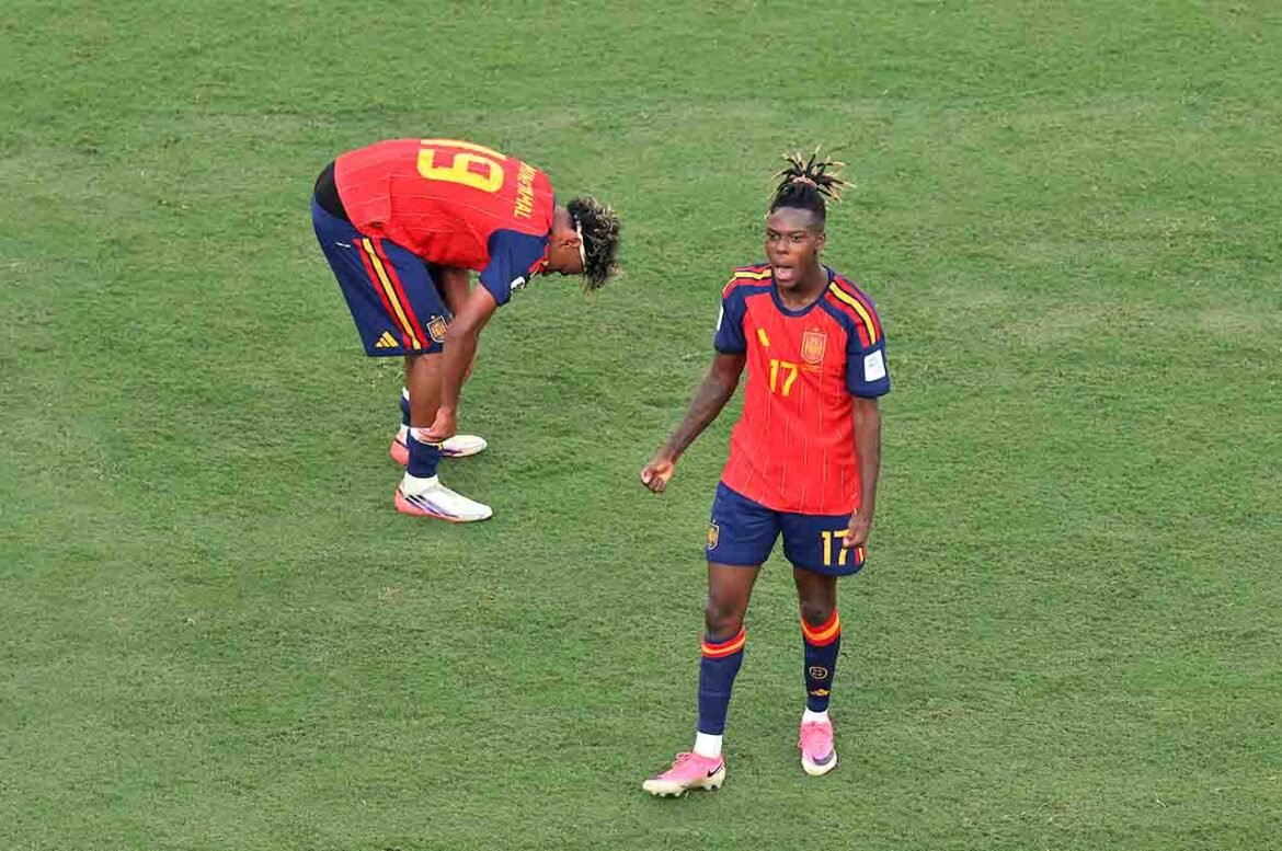Nico Williams homenageia Neymar ao conquistar título com a Espanha: "Ele é meu ídolo"