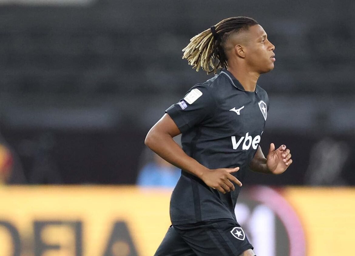 Palmeiras finaliza busca por novos jogadores após negociação frustrada por Danilo