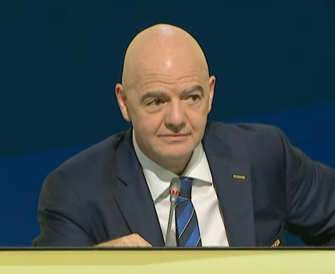 Parlamentares da Europa buscam investigar Infantino devido à situação de Balogun