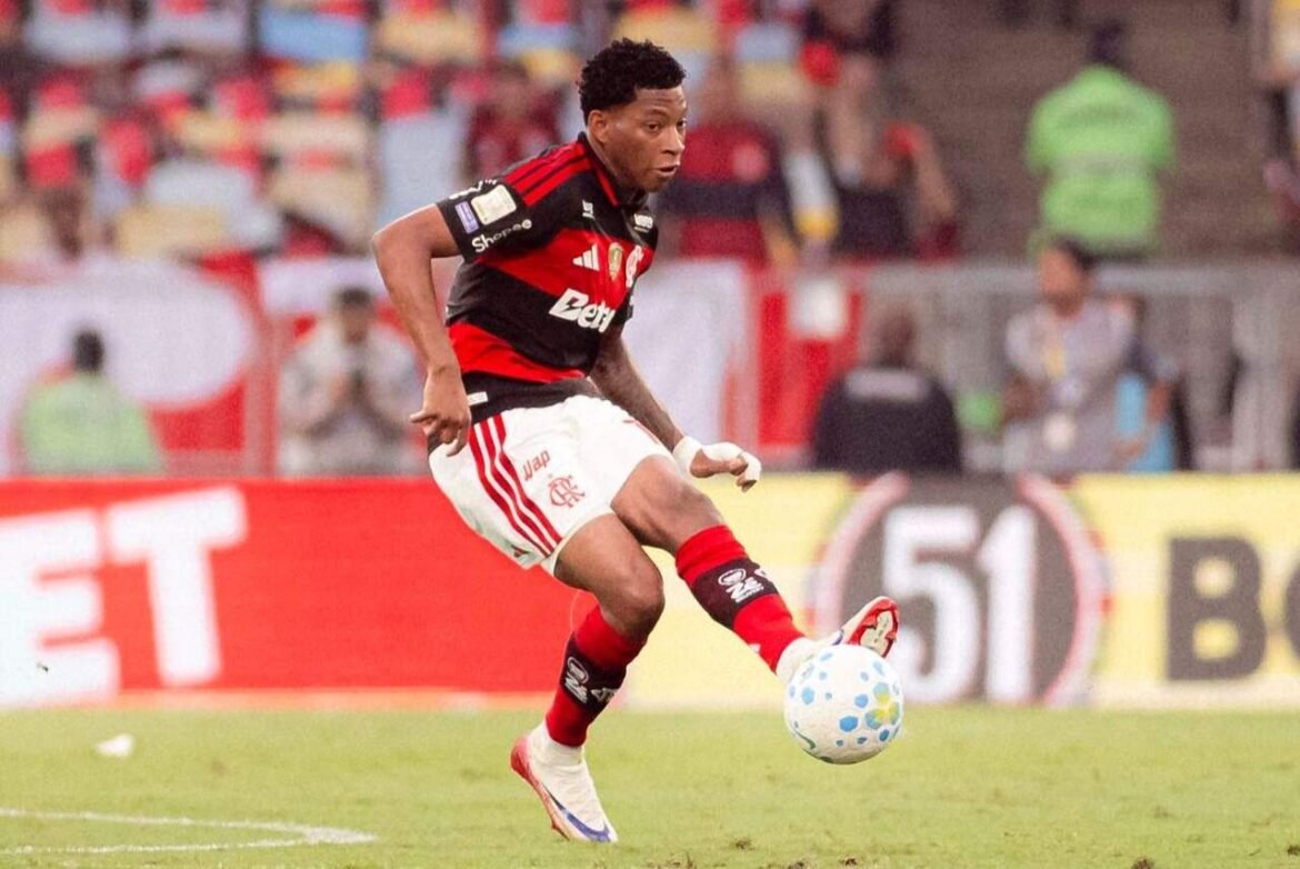 Plata gera preocupação no Flamengo ao se lesionar durante partida contra a Chapecoense
